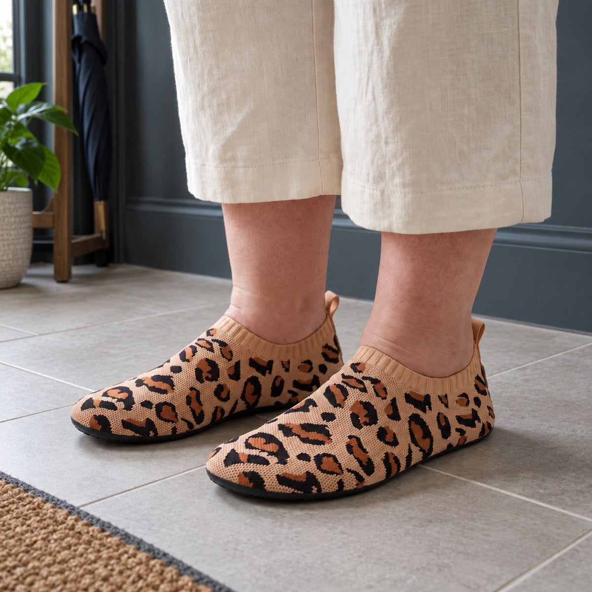 Feather Sock leopard brown worn at home